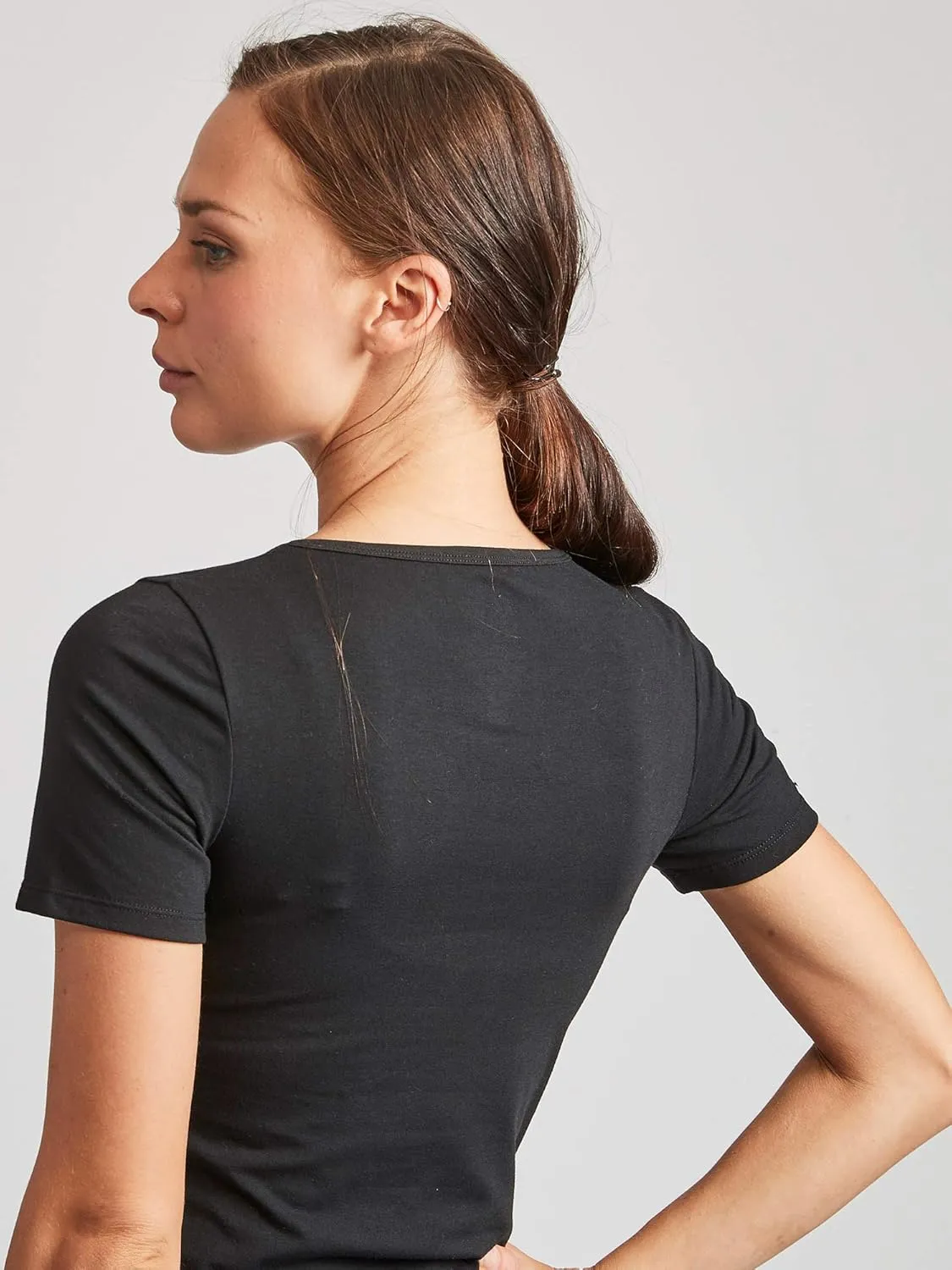 Kalon Women's 4-Pack Scoop Neck T-Shirt Base Layer